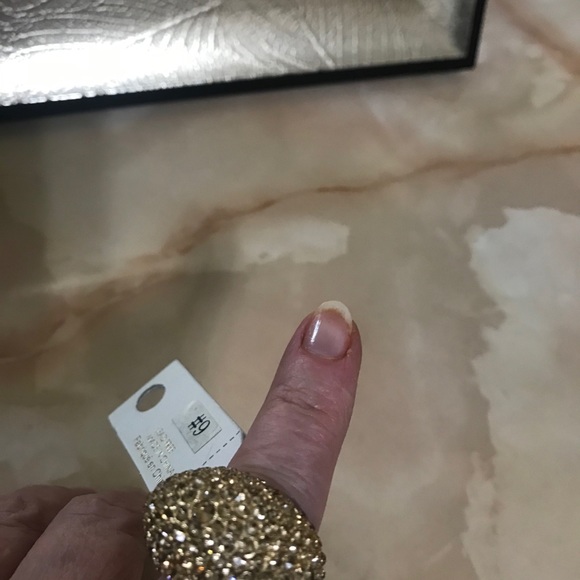 New ring - Picture 5 of 7